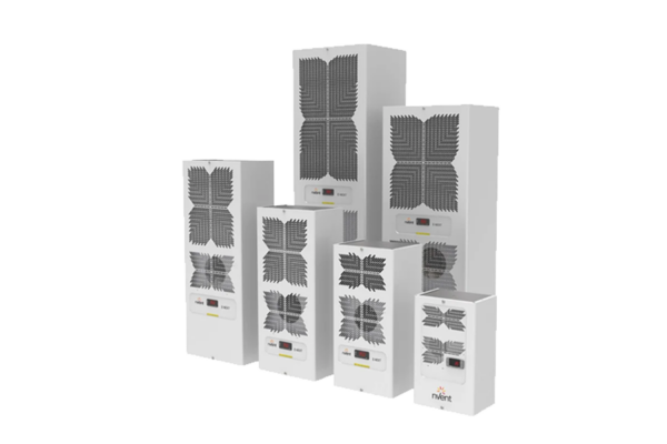 Aire-acondicionado-interior-de-montaje-vertical-E-NEXT-NVENT-900×600